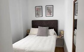 Rockside Residentes Suites La Linea